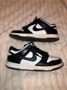 Nike Dunk Low Panda Sneakers